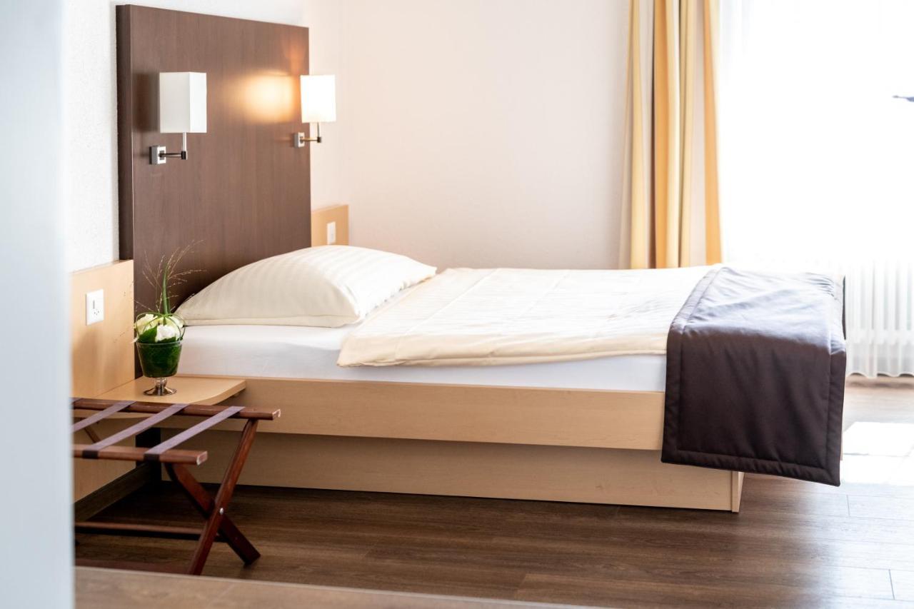 Hotel Zum Goldenen Kreuz 프라우엔펠트 외부 사진