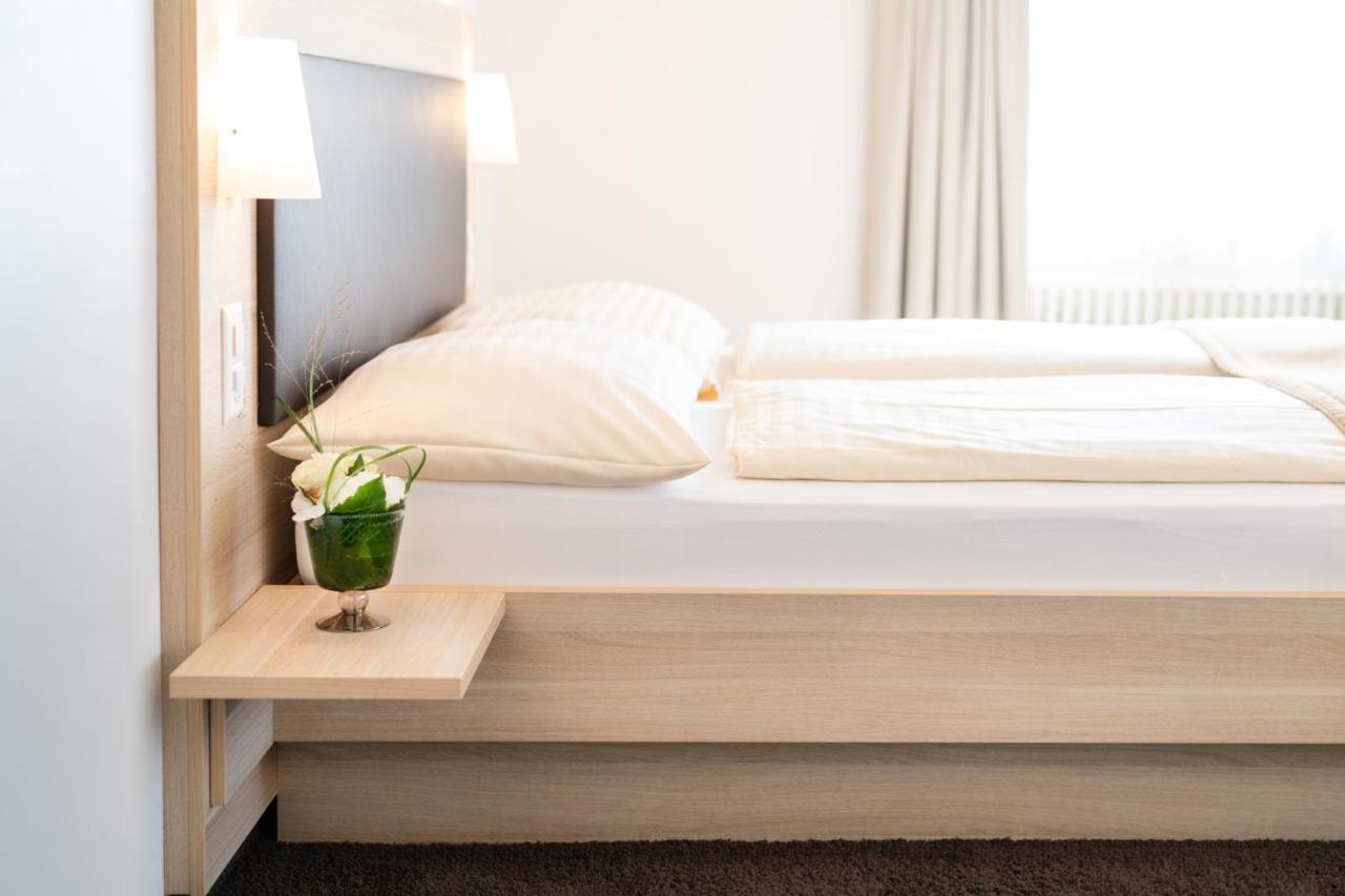 Hotel Zum Goldenen Kreuz 프라우엔펠트 외부 사진