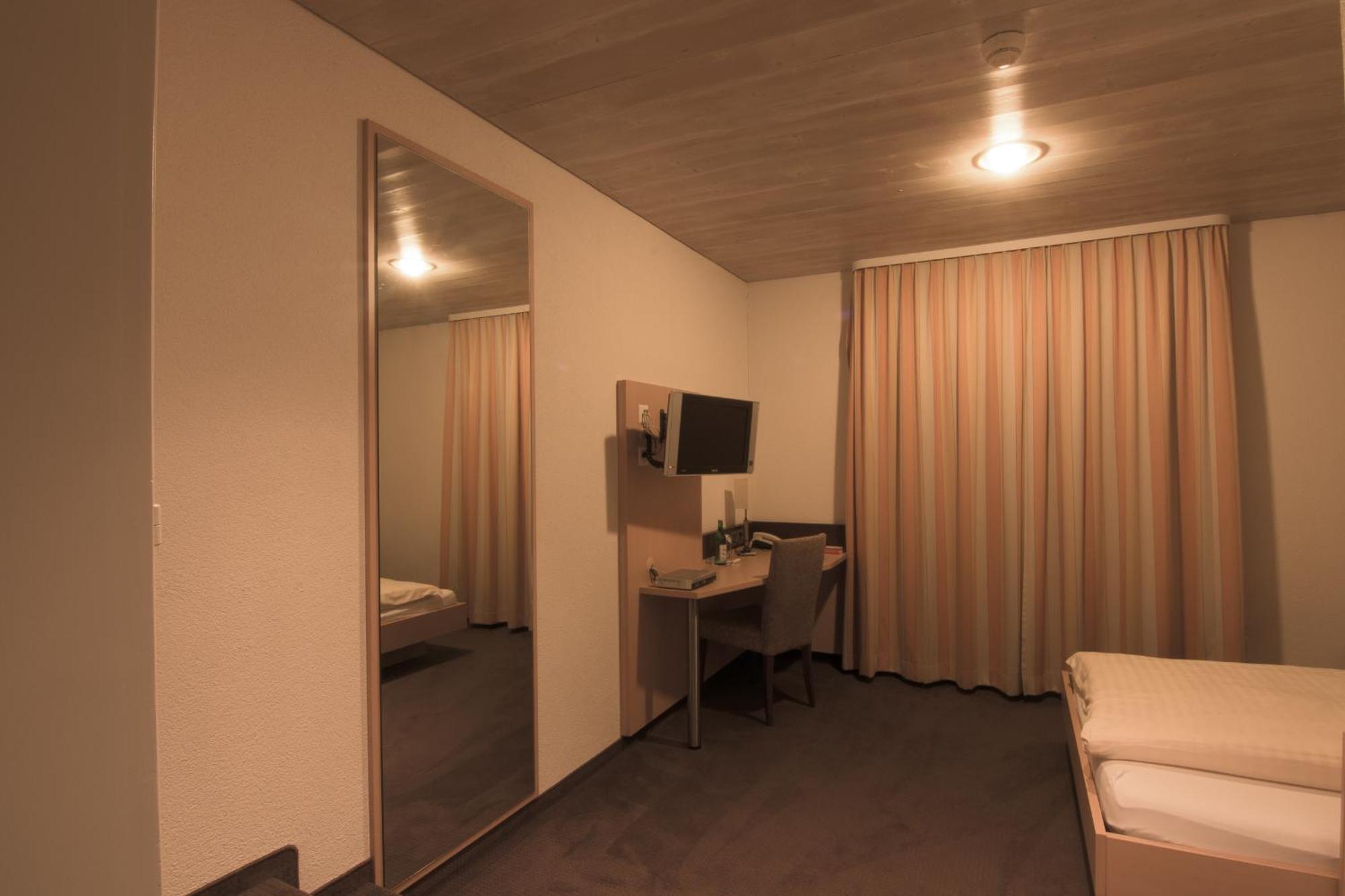 Hotel Zum Goldenen Kreuz 프라우엔펠트 객실 사진
